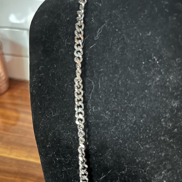 Silver Jewelry Chain Necklace Classic Design - Picture 2 of 3